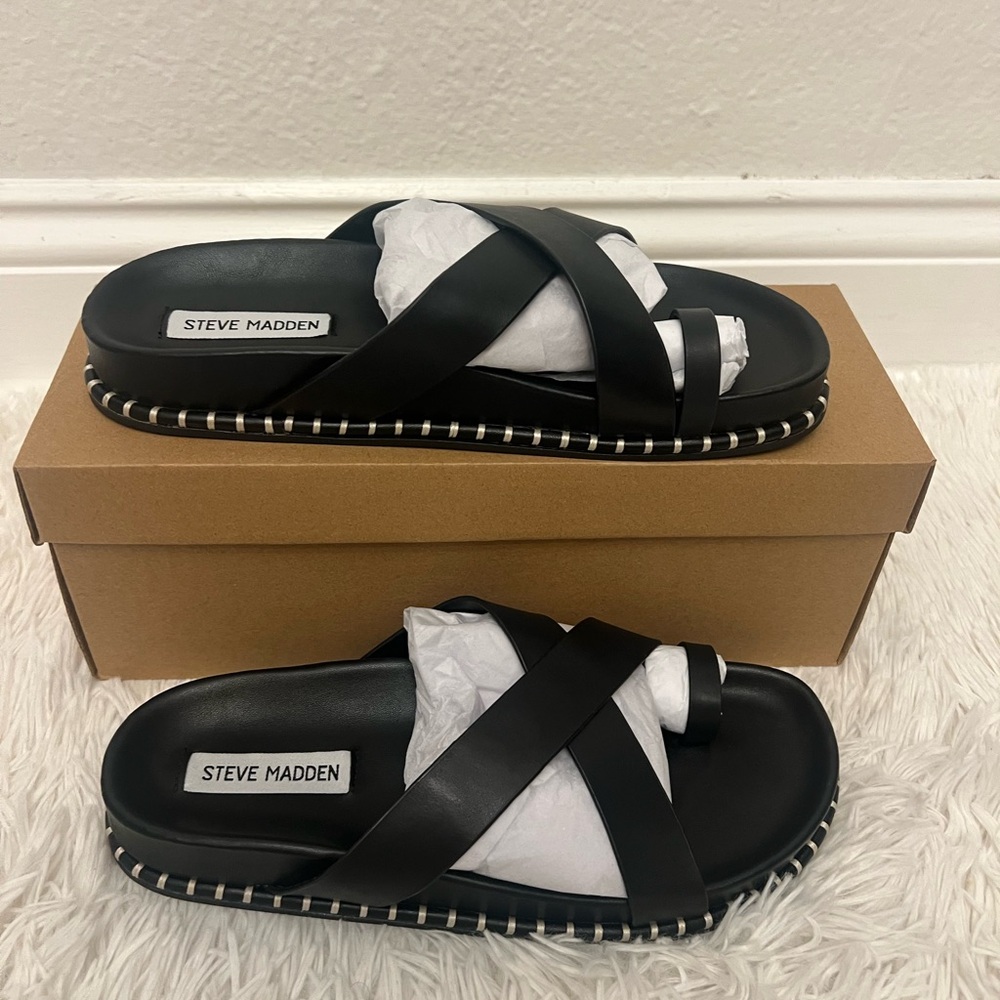 Steve Madden Black Viena Slide Sandal - Picture 3 of 12